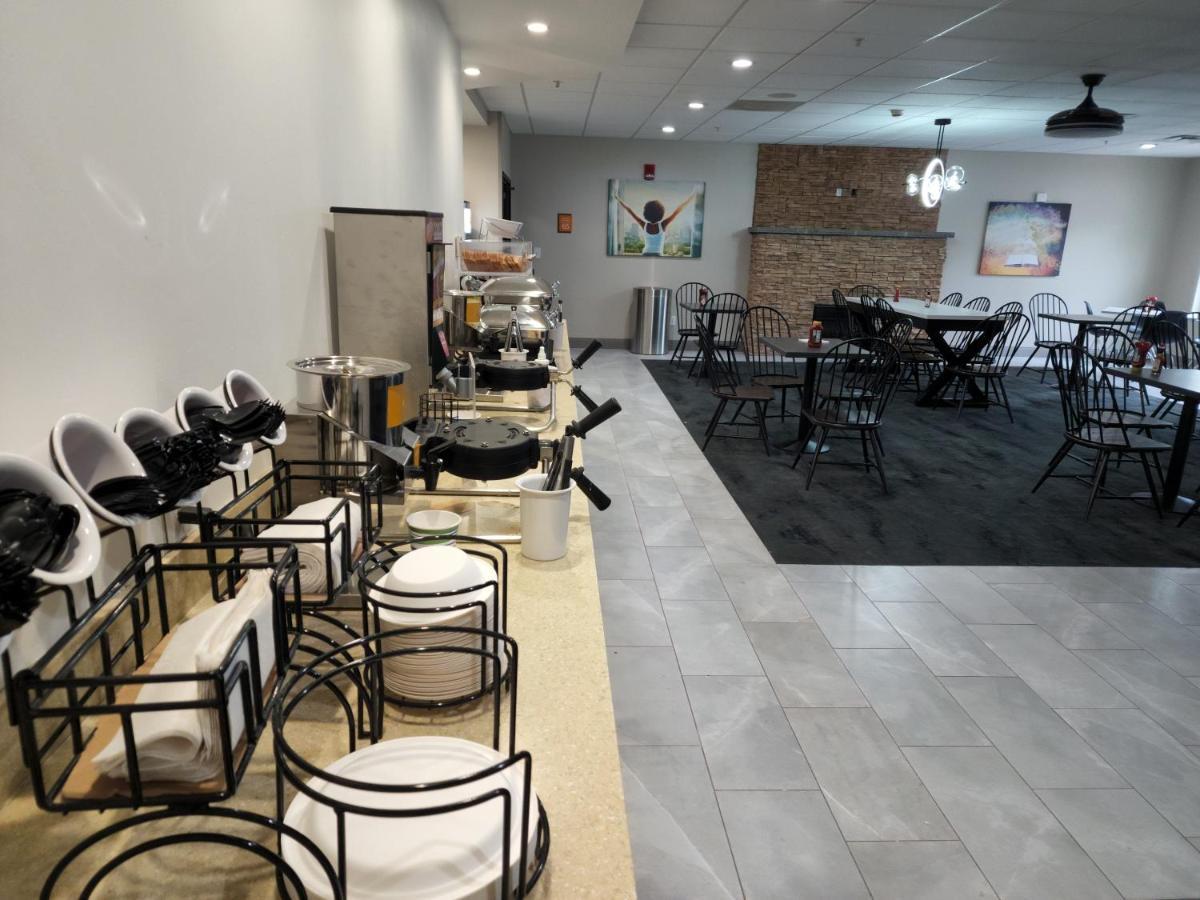 La Quinta Inn & Suites By Wyndham Лейк Джордж Екстериор снимка