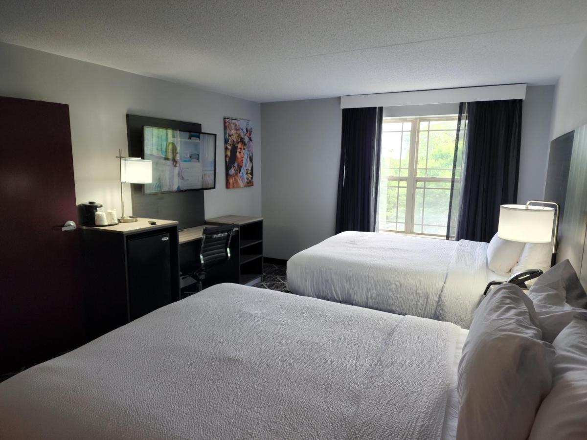 La Quinta Inn & Suites By Wyndham Лейк Джордж Екстериор снимка