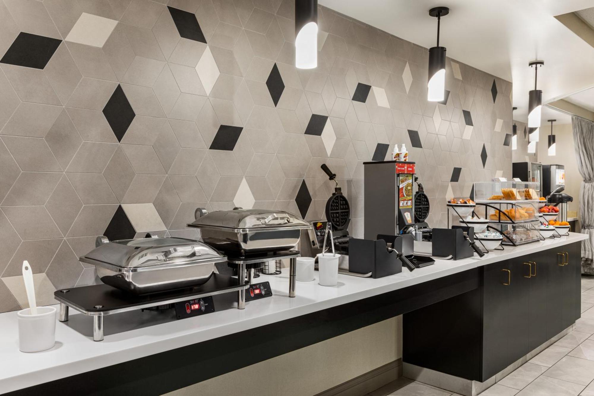 La Quinta Inn & Suites By Wyndham Лейк Джордж Екстериор снимка