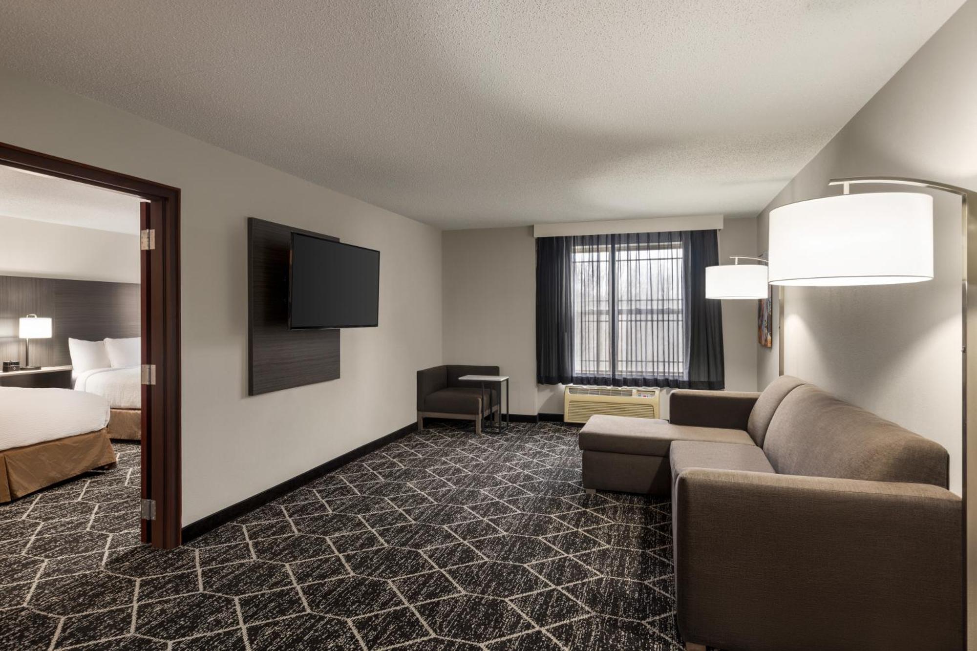 La Quinta Inn & Suites By Wyndham Лейк Джордж Екстериор снимка