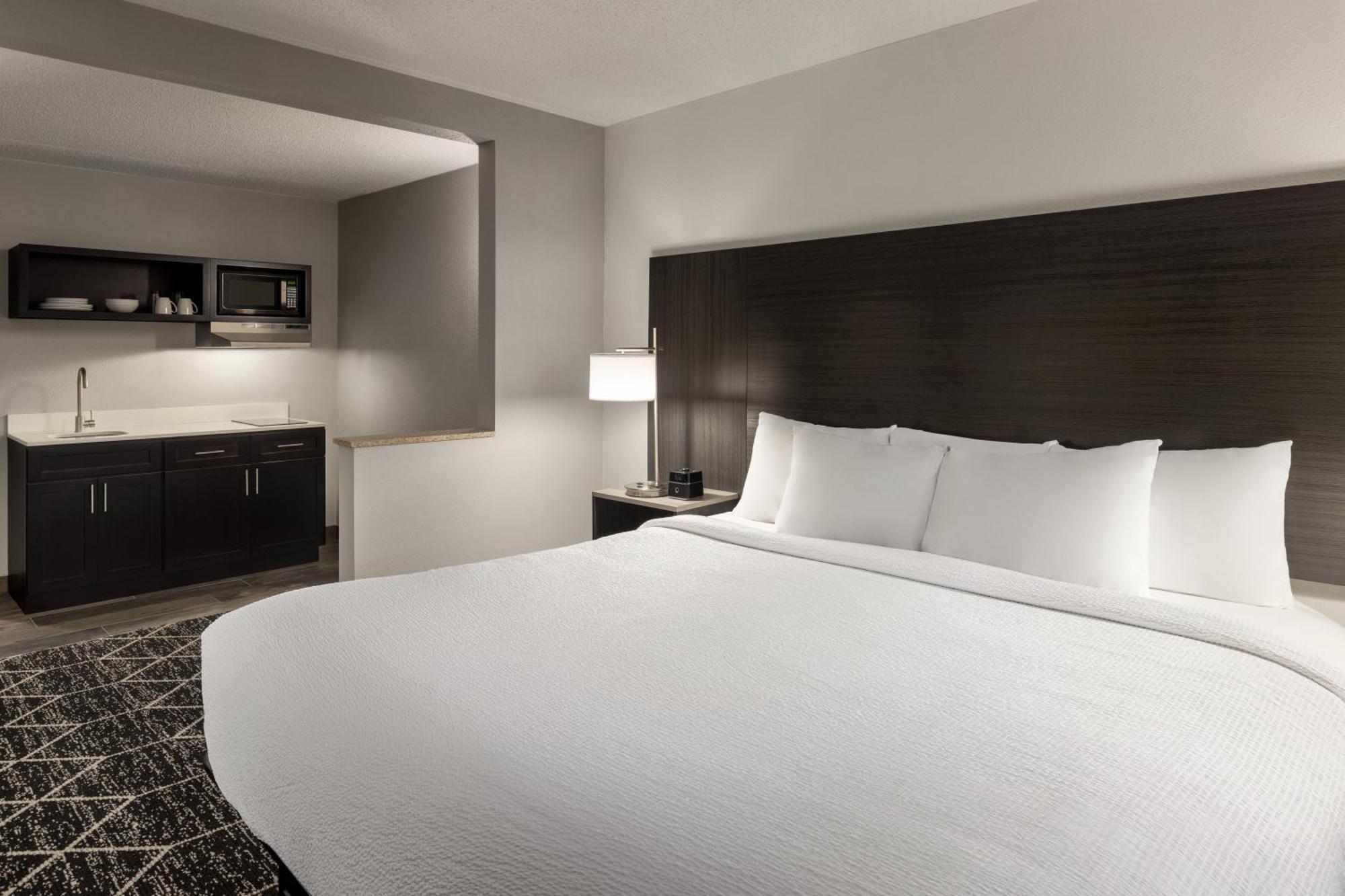 La Quinta Inn & Suites By Wyndham Лейк Джордж Екстериор снимка