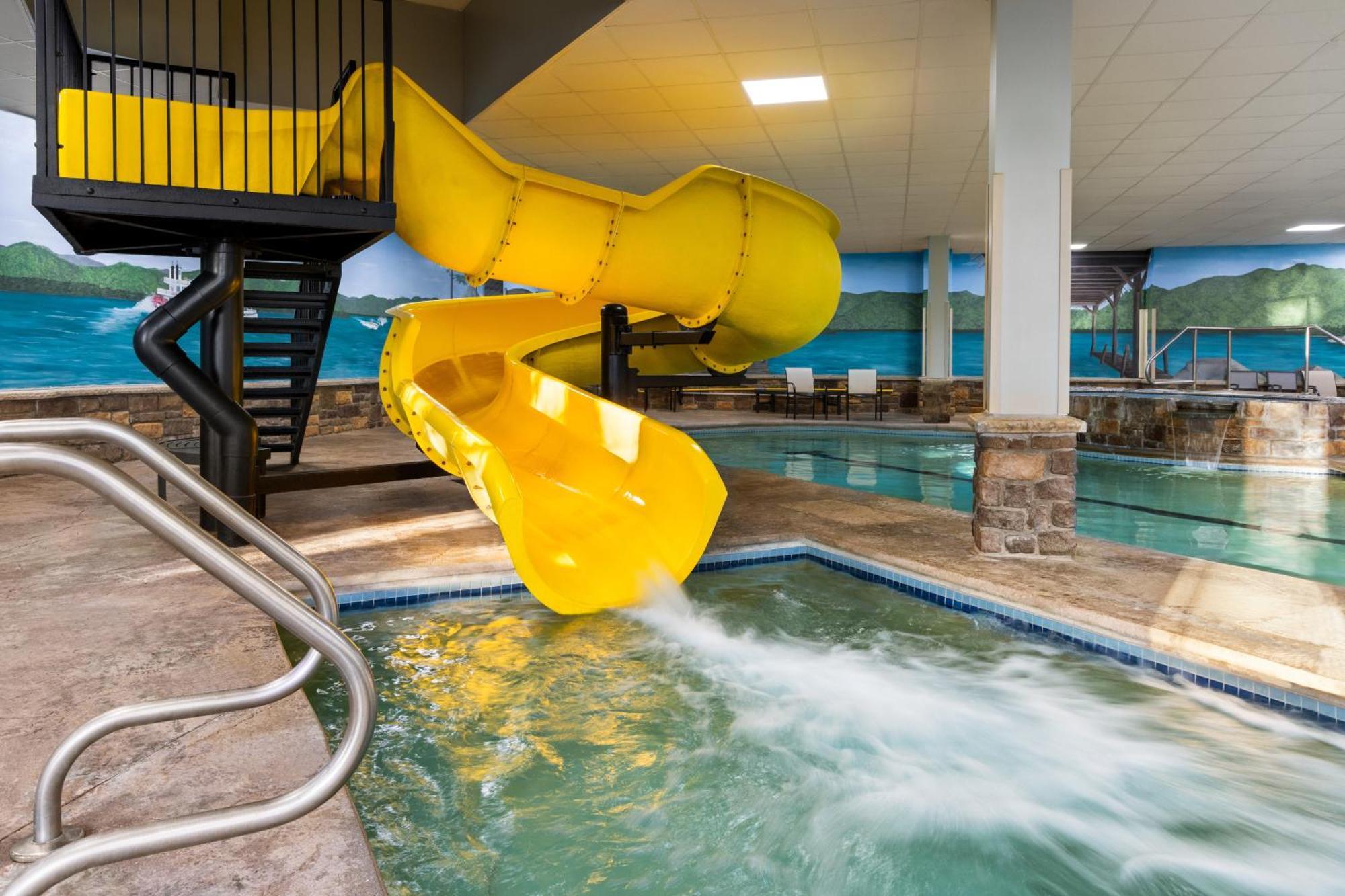 La Quinta Inn & Suites By Wyndham Лейк Джордж Екстериор снимка