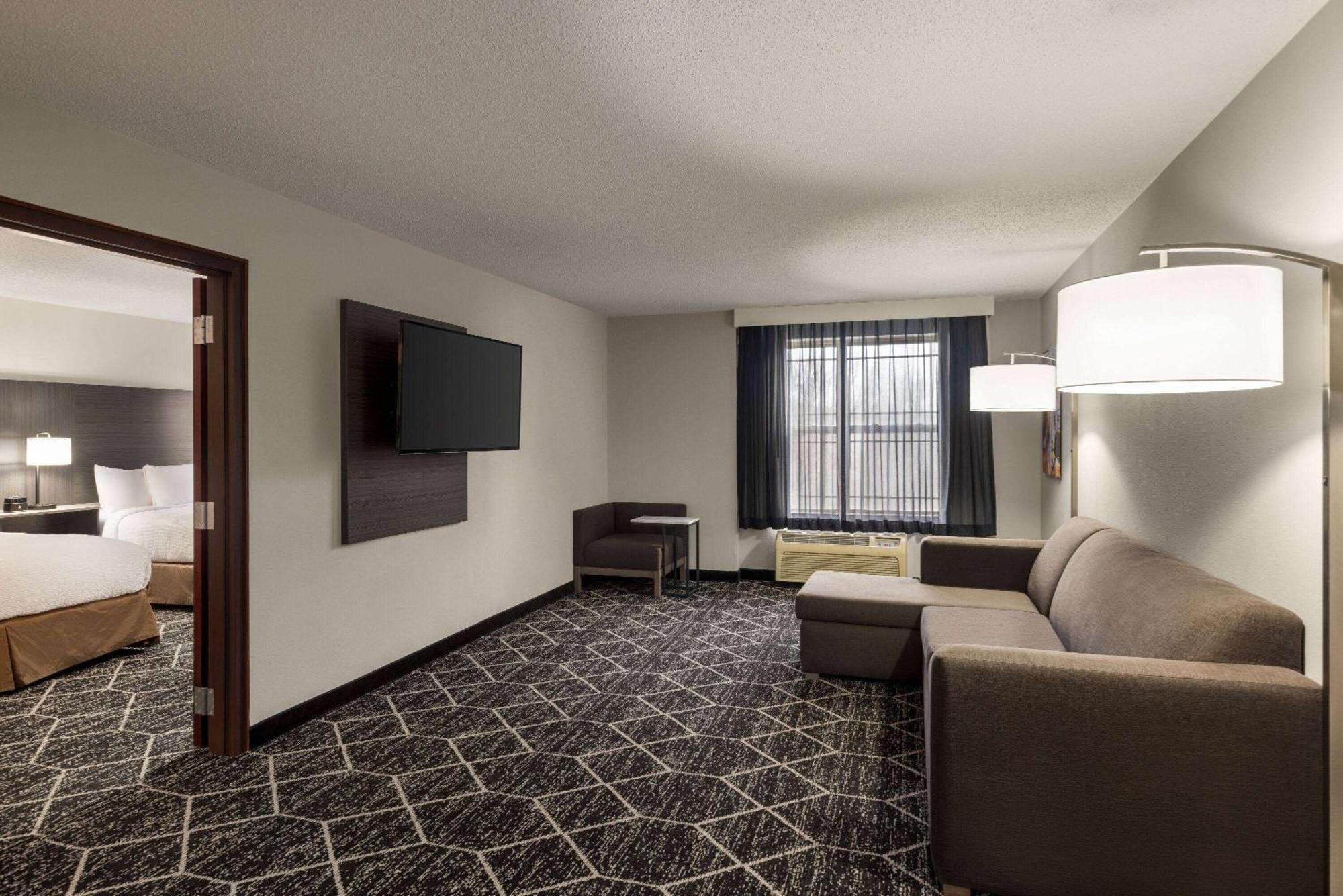 La Quinta Inn & Suites By Wyndham Лейк Джордж Екстериор снимка