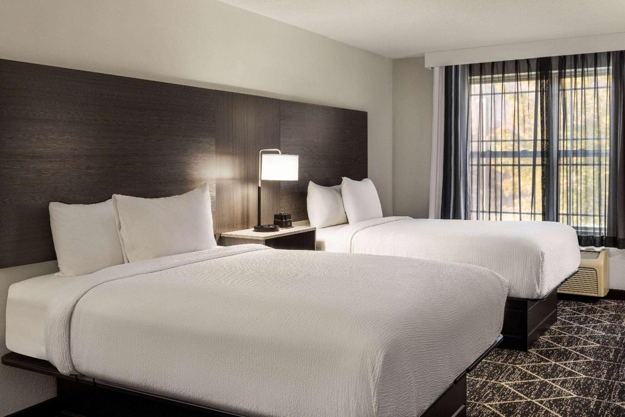 La Quinta Inn & Suites By Wyndham Лейк Джордж Екстериор снимка