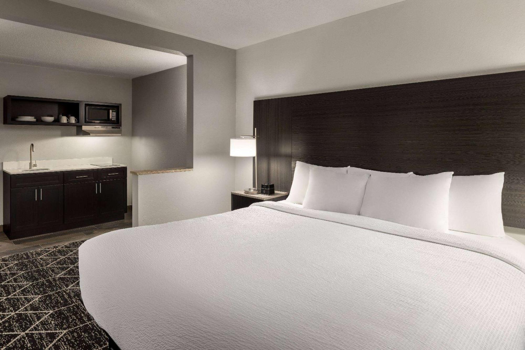 La Quinta Inn & Suites By Wyndham Лейк Джордж Екстериор снимка